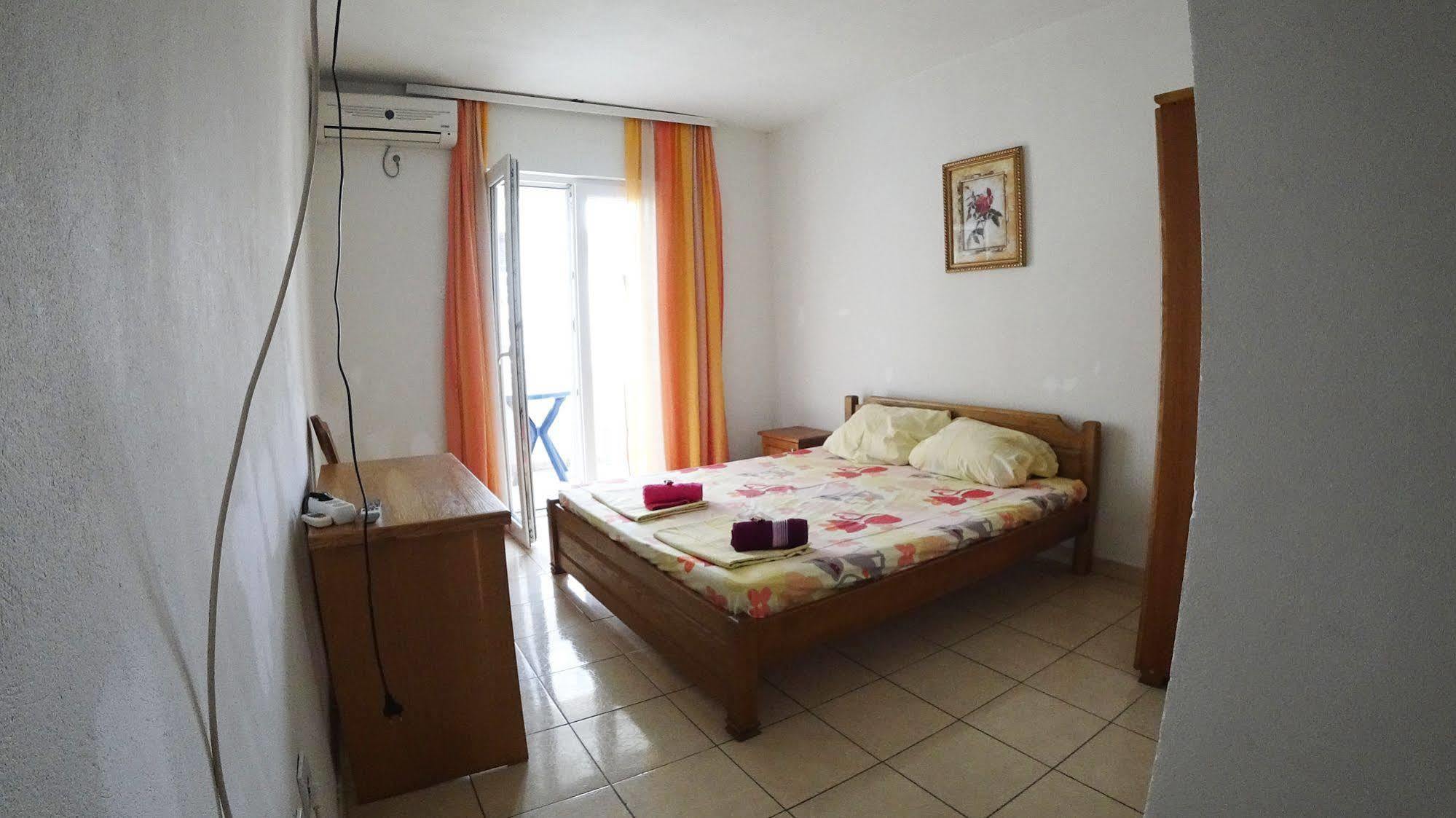 Guesthouse Sun Hostel Budva Exterior foto